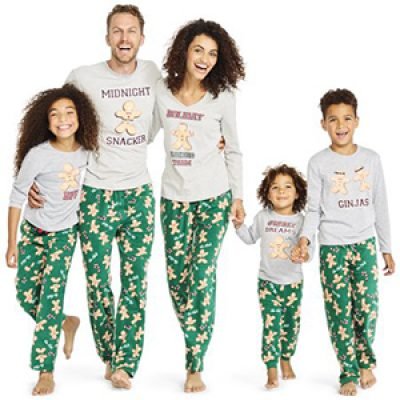 Women's Holiday Pajamas Set Just $10.00 (Reg $17)
