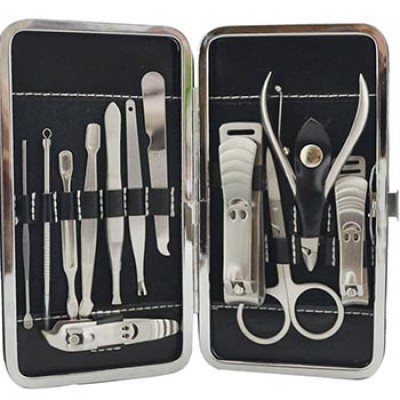 Luxury Nail Care Set W/ Case Only $6.59 + Free Shipping