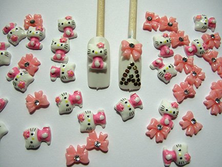 Hello Kitty Nail Art