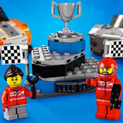 Toys “R” Us: Free Mini LEGO Winner’s Podium
